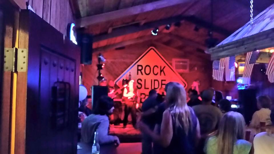 RockSlide Bar & Grill, Hawkins Bar CA